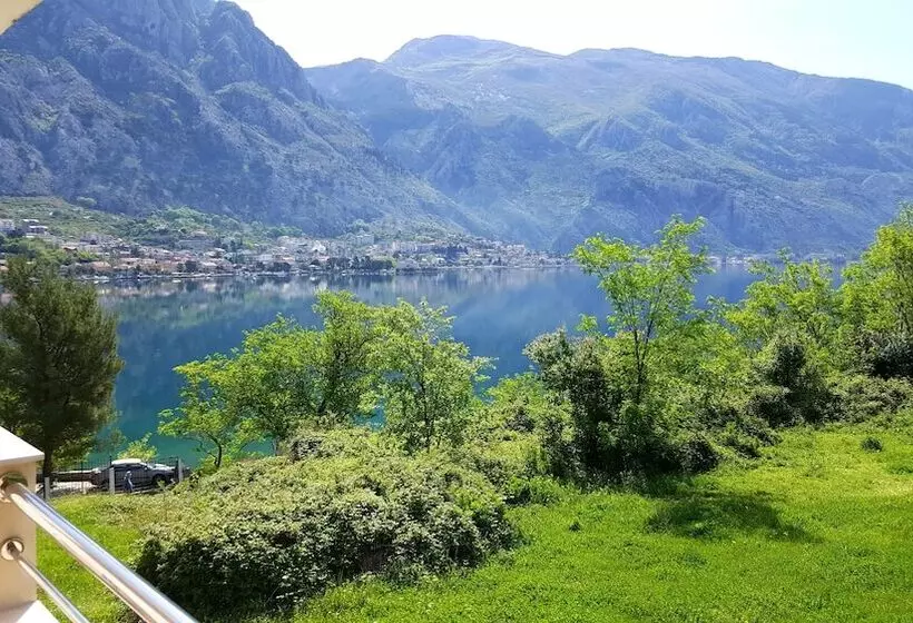 هتل Galia