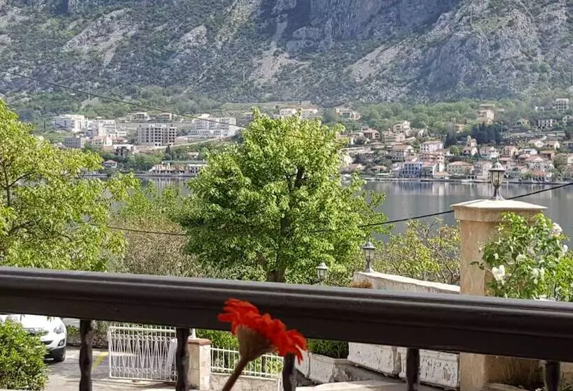 هتل Galia