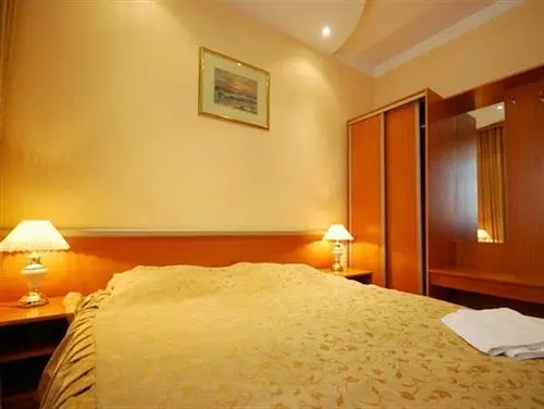 Hotelli Grand Raddus Jss