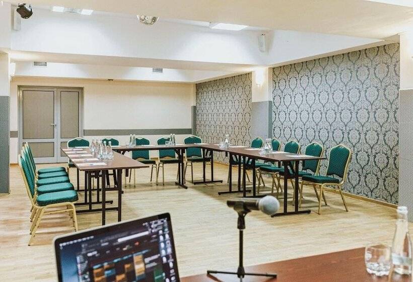 호텔 Gromada Radom Centrum