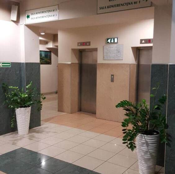 호텔 Gromada Radom Centrum