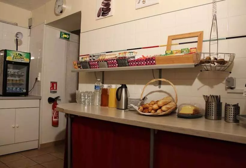 Отель Hôtel Des Alliés