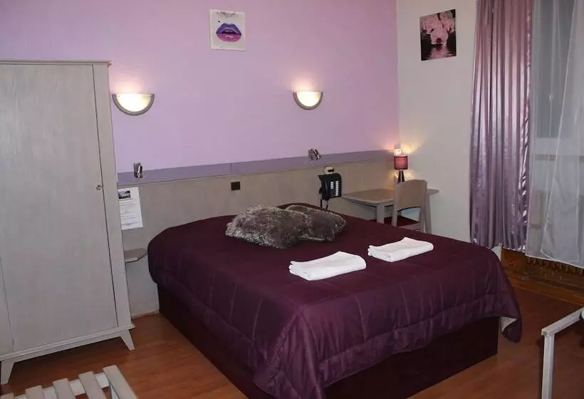 Отель Hôtel Des Alliés