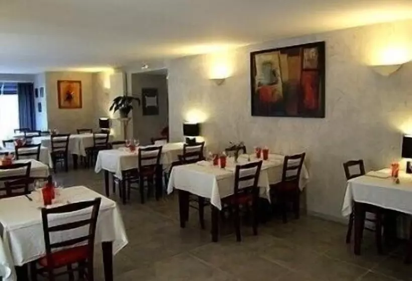 Отель Hôtel Restaurant Le Saint Augustin