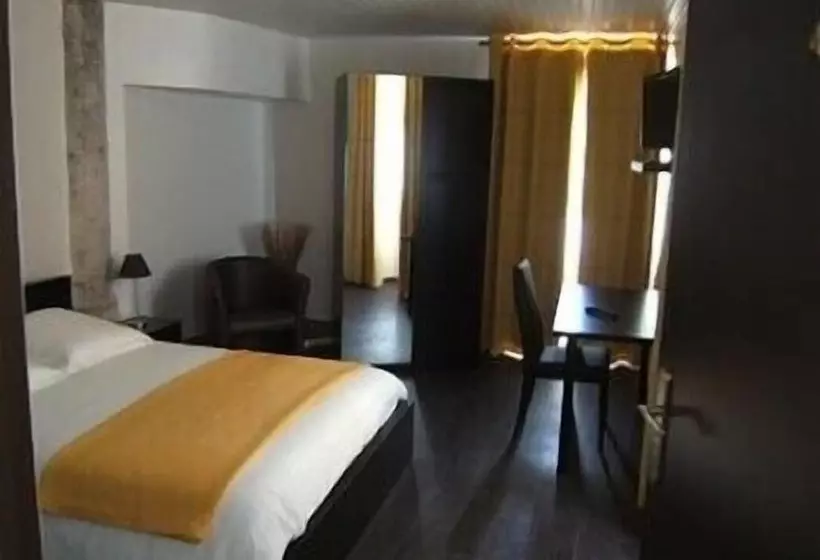 Отель Hôtel Restaurant Le Saint Augustin