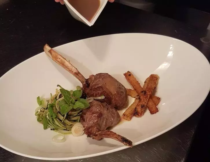 هتل La Ferronniere