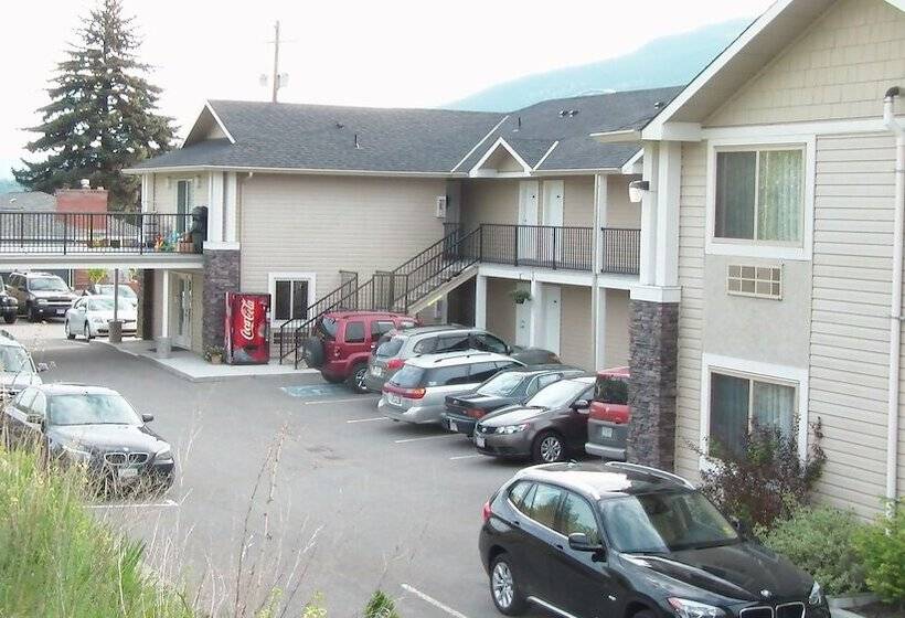 Отель Lake Country Inn