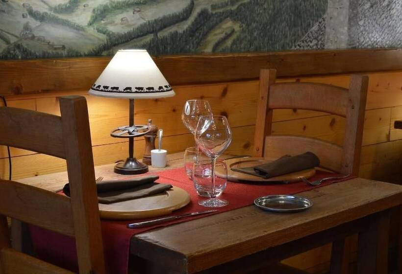 בית מלון כפרי Logis Hôtel Les Ancolies