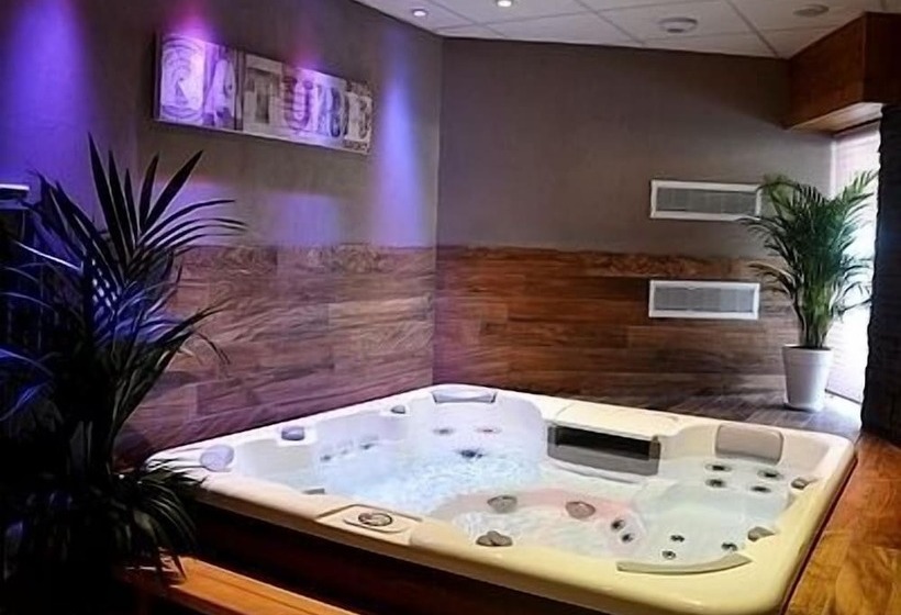 בית מלון כפרי Logis Hôtel Les Ancolies