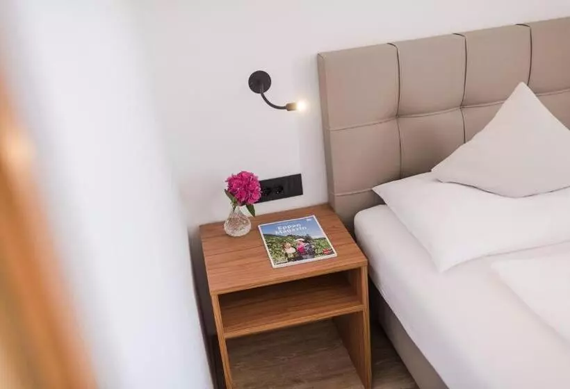 Отель Mandelhof S