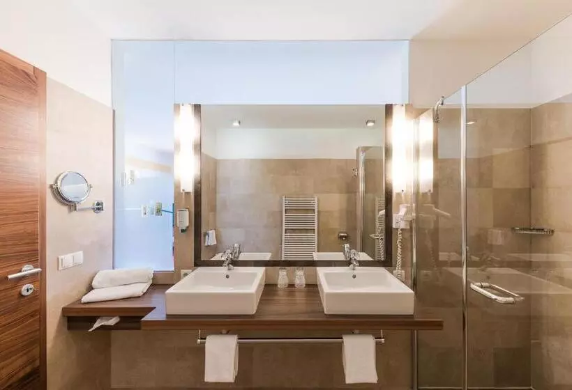 Отель Mandelhof S