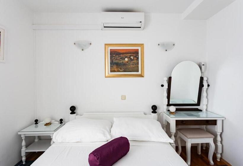 فندق Pansion Amigos