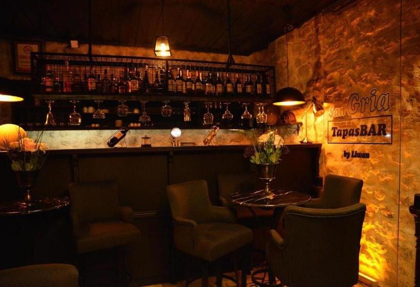 בית מלון כפרי The Liwan Boutique