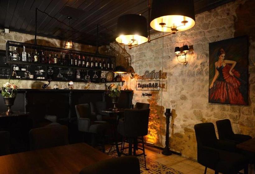 בית מלון כפרי The Liwan Boutique