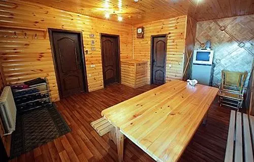 هتل Tri Peskarya