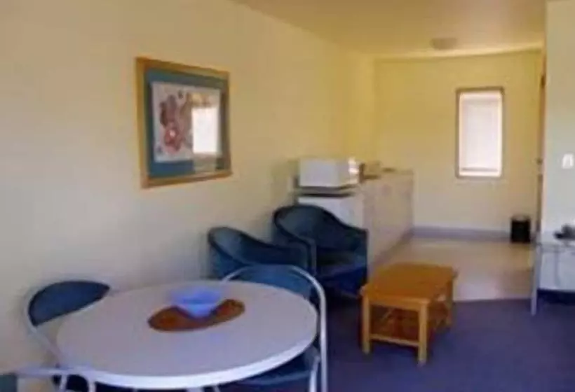 Jade Court Motel