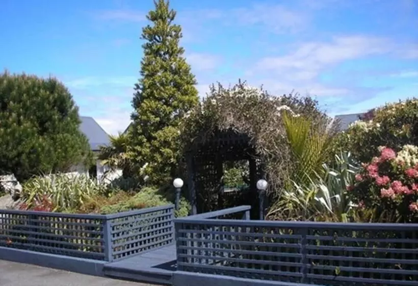 Jade Court Motel