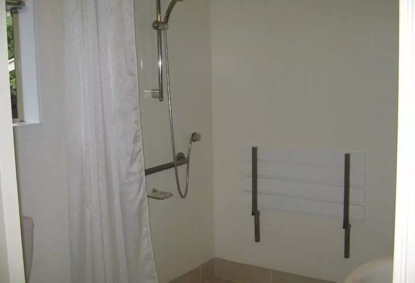 Shortland Court Motel