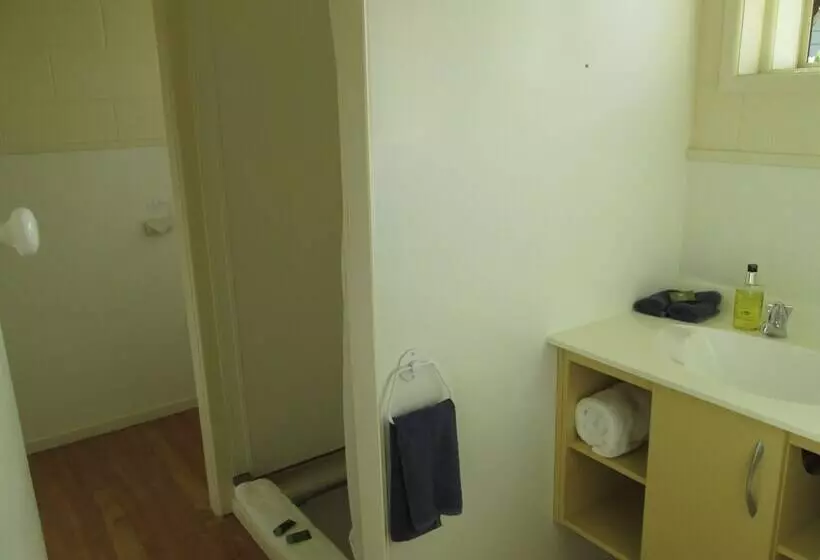 Shortland Court Motel