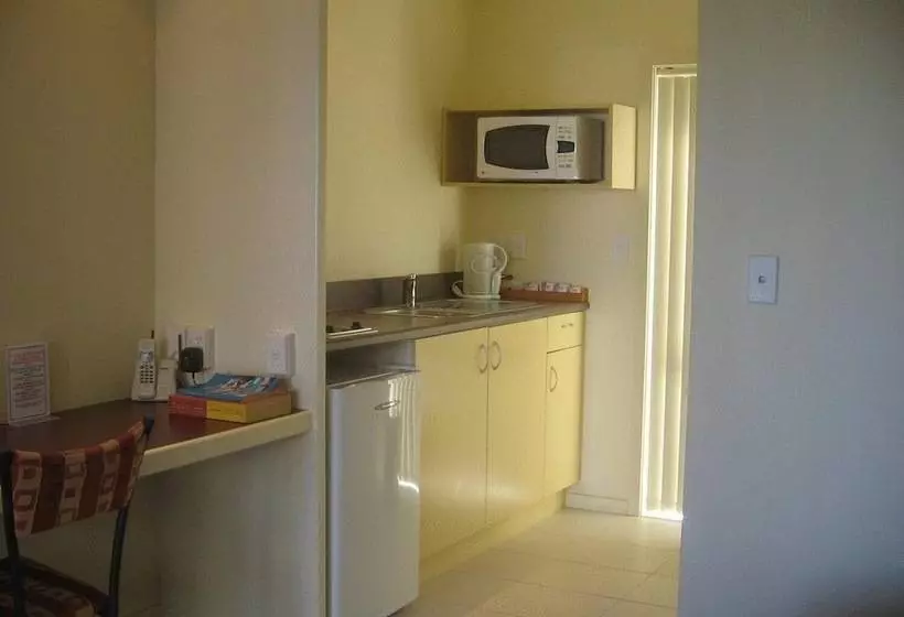 Shortland Court Motel