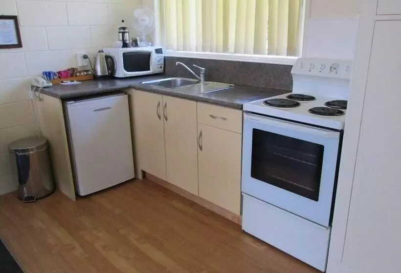 Shortland Court Motel