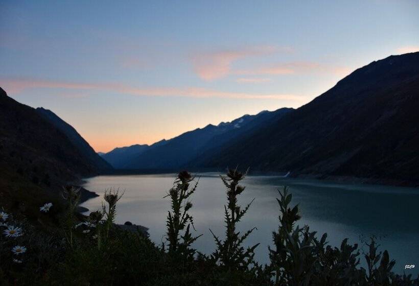 Ski In/ski Out Hotel Sport