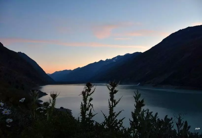 Ski In/ski Out Hotel Sport