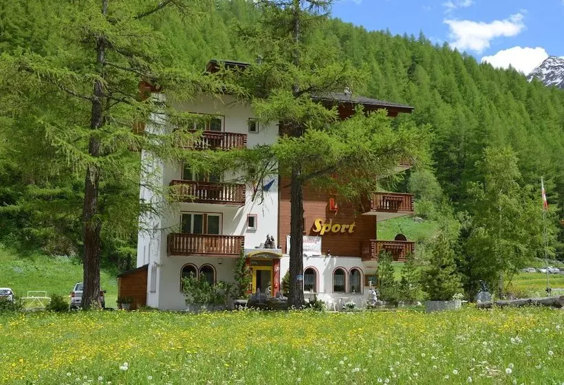 Ski In/ski Out Hotel Sport