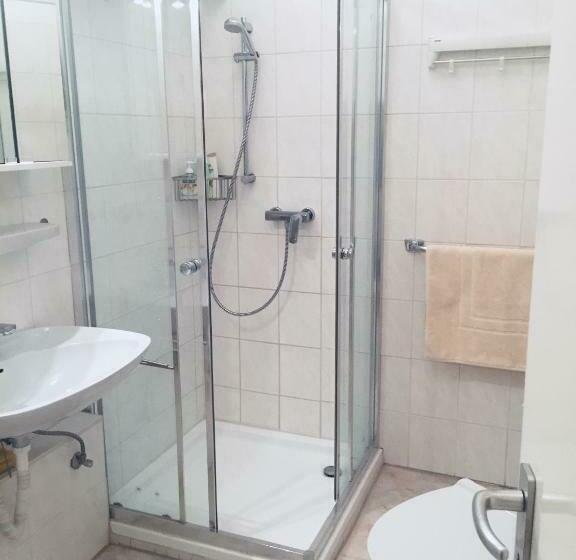 Kurhaus Apartment King Size Bett 180x200