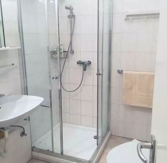 Kurhaus Apartment King Size Bett 180x200