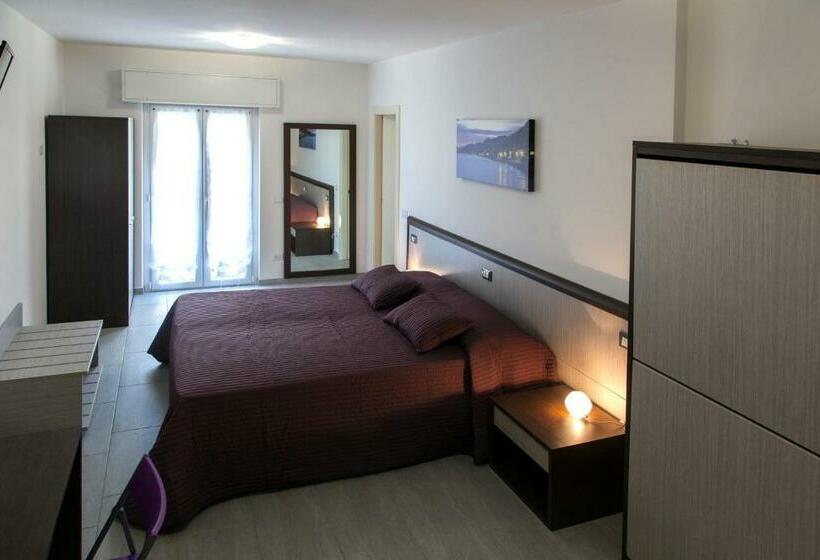 ベッドアンドブレックファースト Locanda Brezza Marina