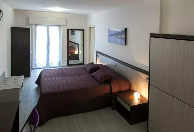 تختخواب و صبحانه Locanda Brezza Marina