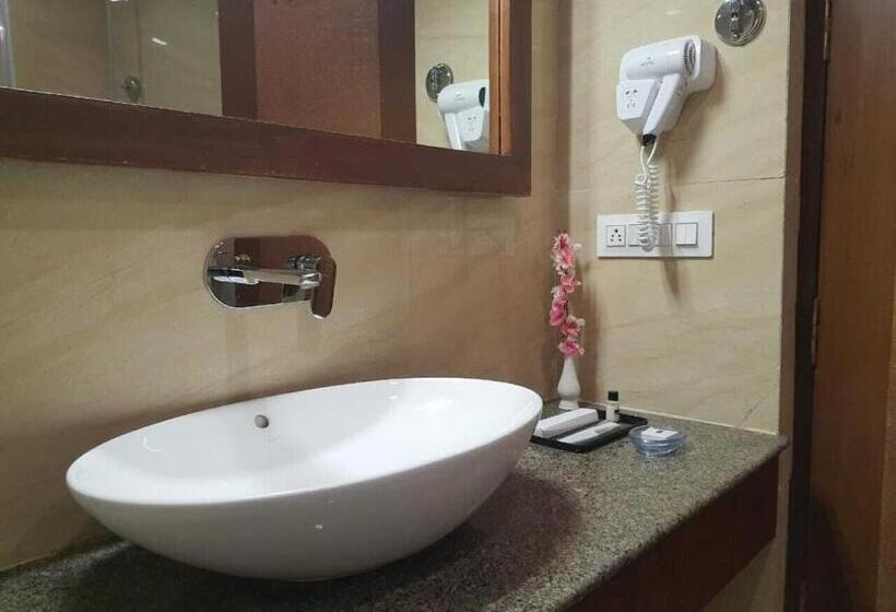 בית מלון כפרי Shivalik Hills Mussoorie