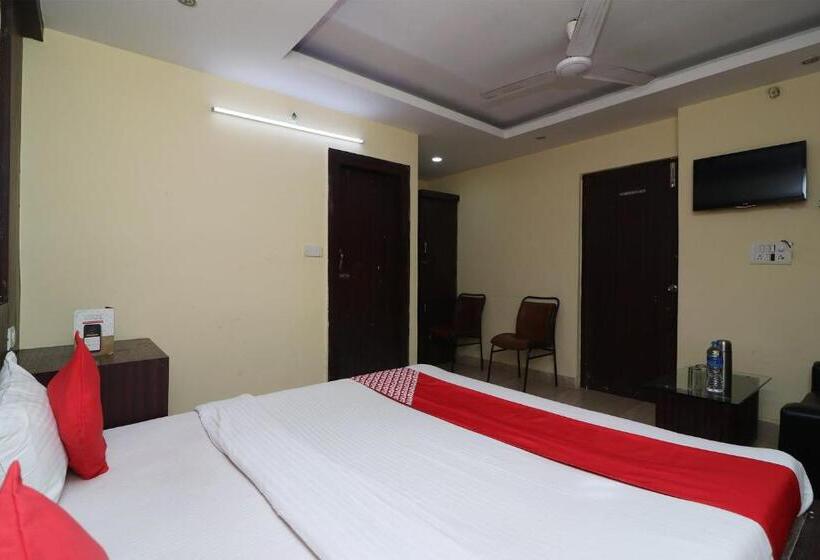 هتل Vaccinated Staff- Oyo 45540 Prakash Inn