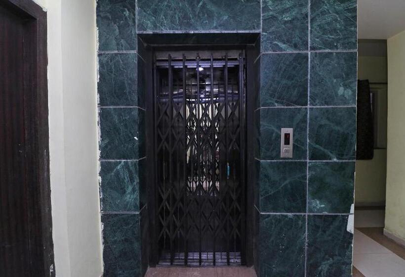 هتل Vaccinated Staff- Oyo 45540 Prakash Inn