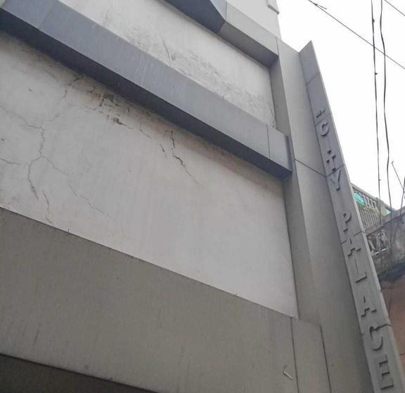 هتل Vaccinated Staff- Oyo 45540 Prakash Inn