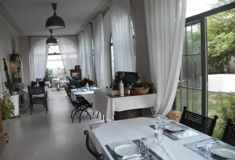 Aamiaismajoitus (B&B) Villa Franca Casa Vacanze