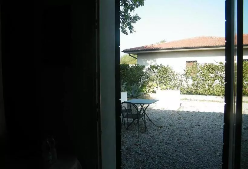 Aamiaismajoitus (B&B) Villa Franca Casa Vacanze