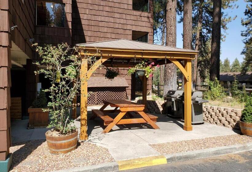 Getaways At Snow Lake Lodge