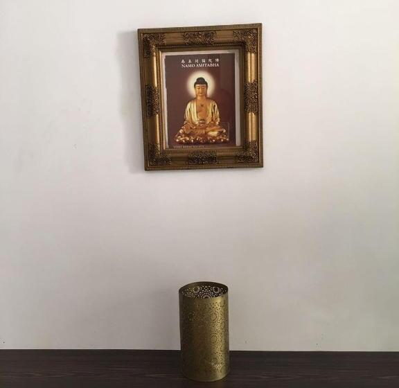 پانسیون Vajrabodhi Guest House