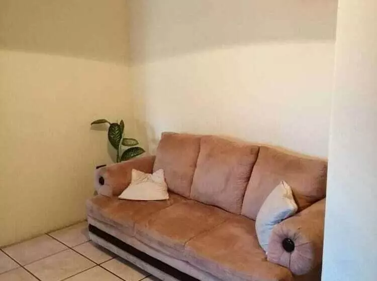 Global Airport Bed And Breakfast