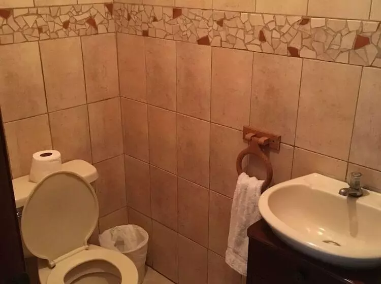 Global Airport Bed And Breakfast