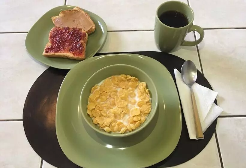 Global Airport Bed And Breakfast