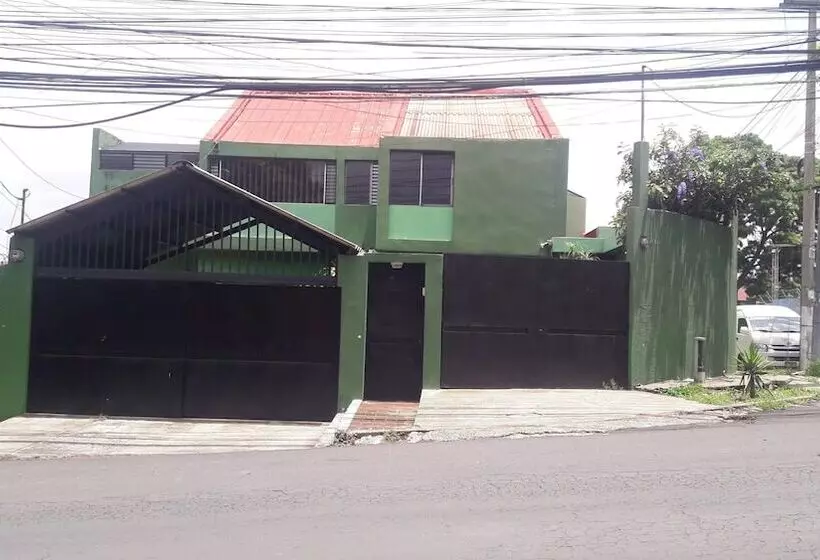 Global Airport Bed And Breakfast