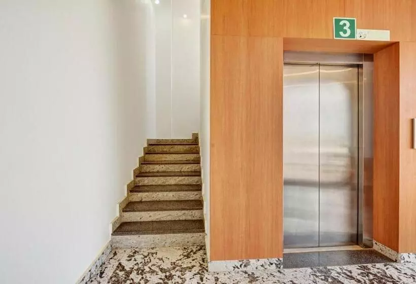 Itsy Hotels Shrey S Inn Mallandur Road