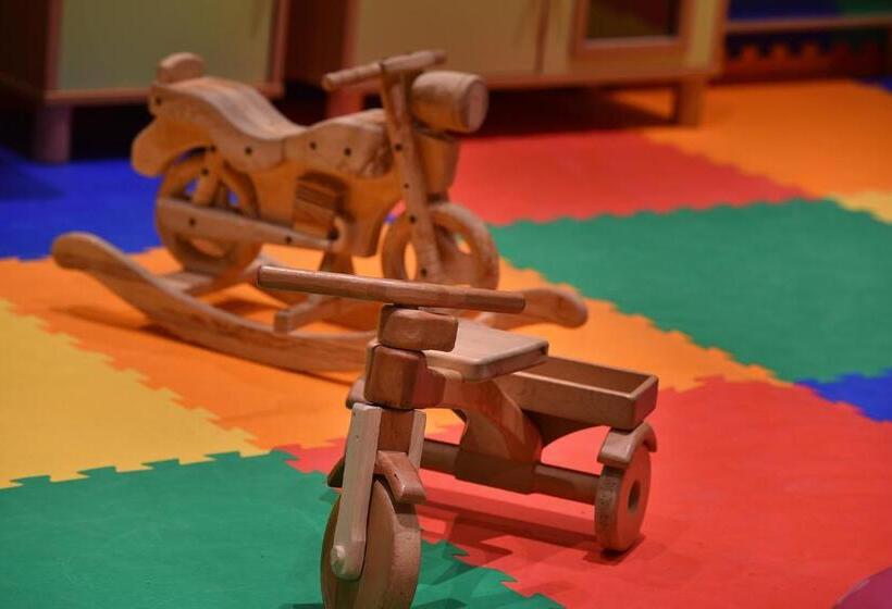 בית מלון כפרי Astoria