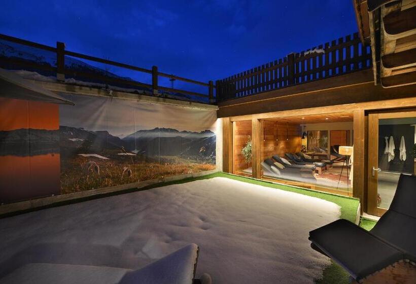 בית מלון כפרי Astoria