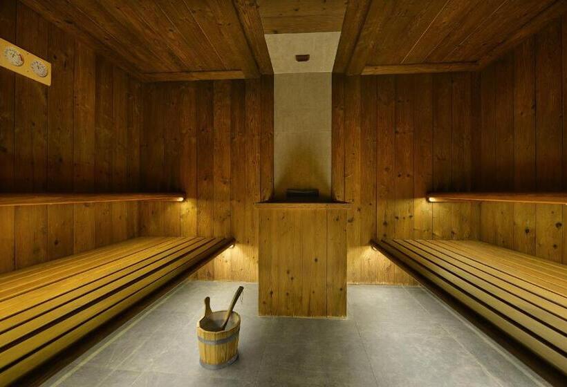 בית מלון כפרי Astoria