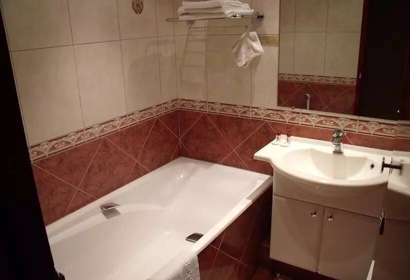 Cit Hotel   Hotel Le Cèdre