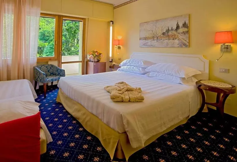 בית מלון כפרי Ferrari